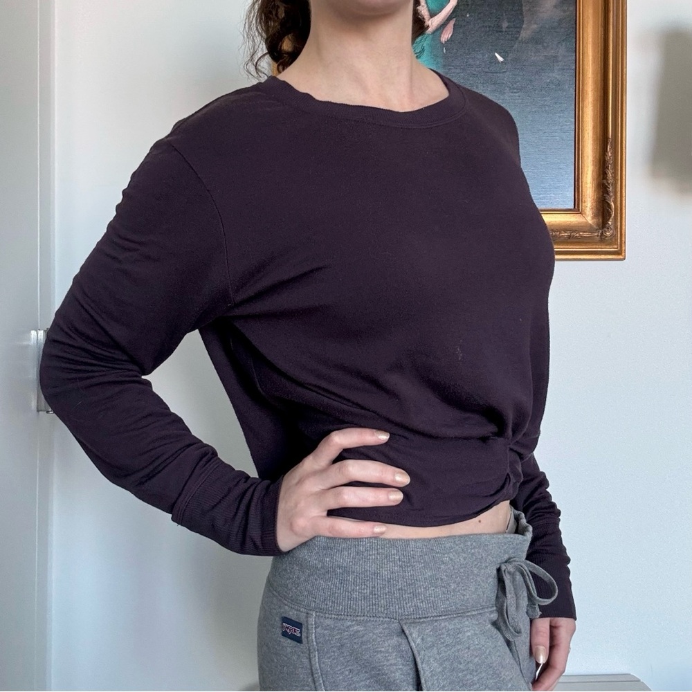 Athleta Twist Front Sweatshirt Top Wild Raisin Athleisure Yoga Pilates Purple XS
